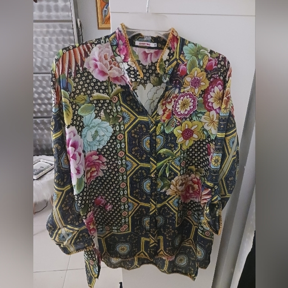 Johnny Was Tops - Bargain! Stunning Oversized Silk Floral Tunic "XS" fits S & Medium both.